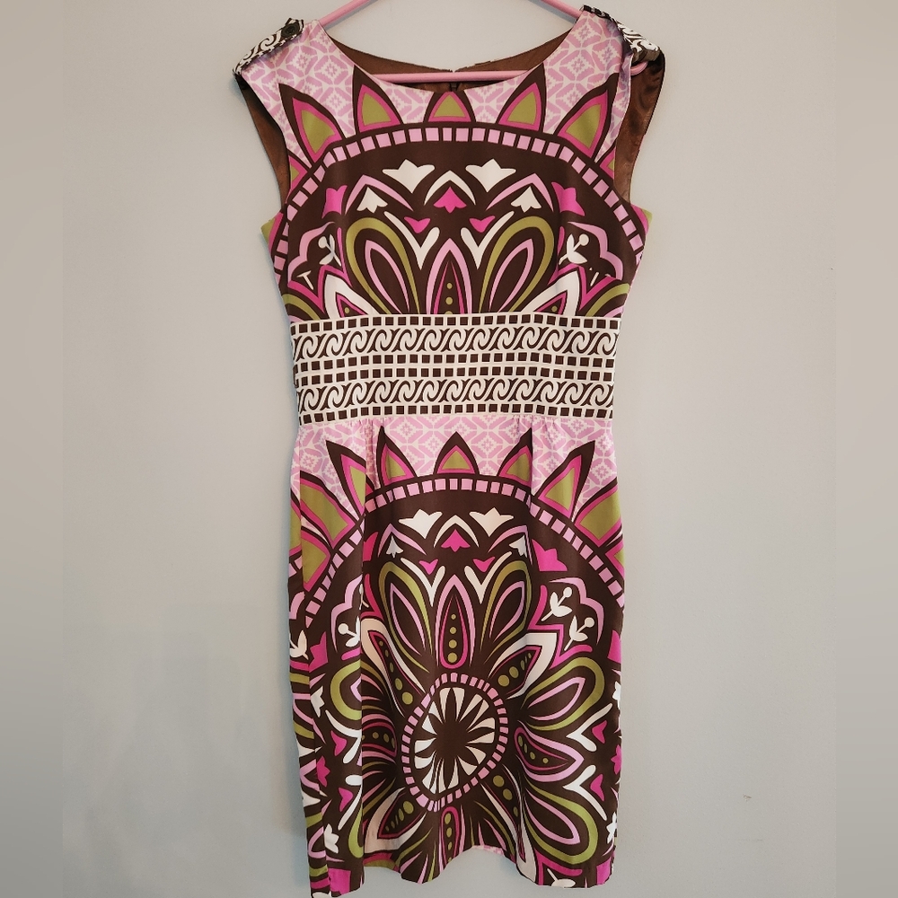 Nicole by Nicole Miller Pink and Olive printed Dress.  Unique pattern.  Size 4
